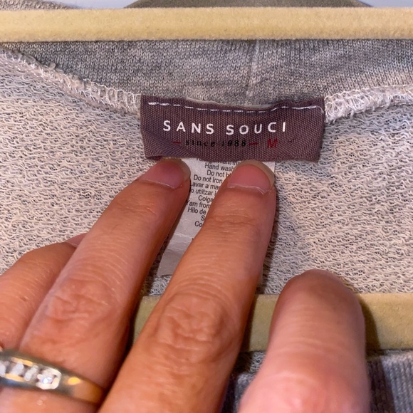 Sweatsuit both pieces included - Picture 12 of 16